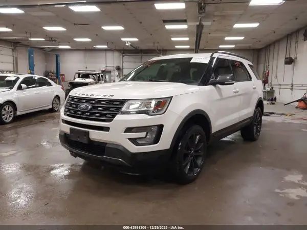 1FM5K8D86HGC28159 2017 FORD EXPLORER - Image 2