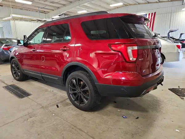 1FM5K8D86HGC61856 2017 FORD EXPLORER - Image 2