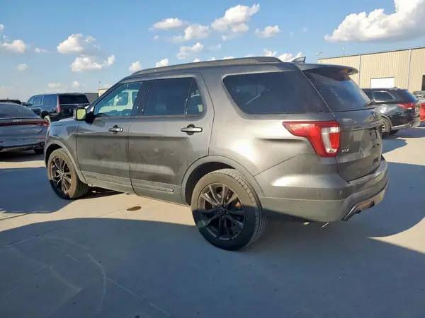 1FM5K8D86HGC76096 2017 FORD EXPLORER - Image 2
