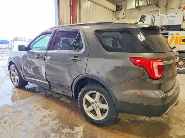 1FM5K8D86HGD00736 2017 FORD EXPLORER - Image 2