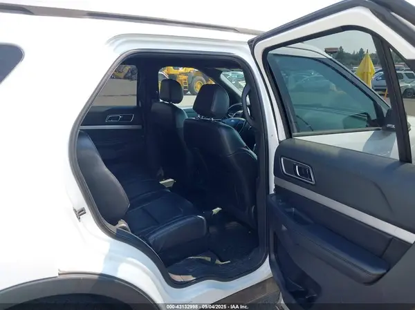 1FM5K8D86HGD05807 2017 FORD EXPLORER - Image 8