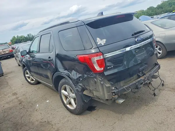 1FM5K8D86HGD19111 2017 FORD EXPLORER - Image 2