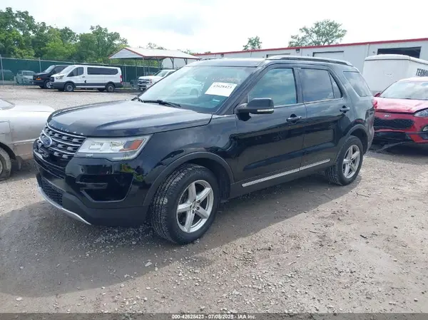 1FM5K8D86HGD44638 2017 FORD EXPLORER - Image 2