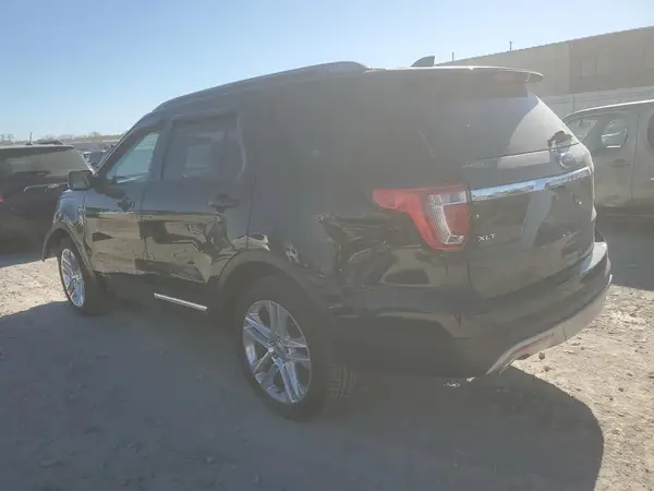1FM5K8D86HGD52738 2017 FORD EXPLORER - Image 2
