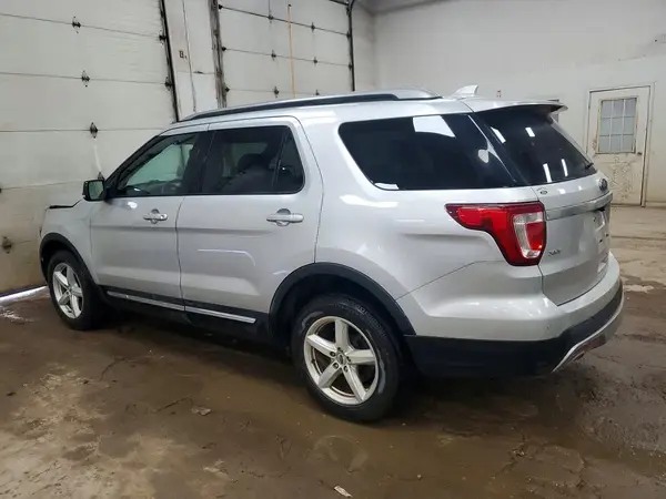 1FM5K8D86HGD83813 2017 FORD EXPLORER - Image 2