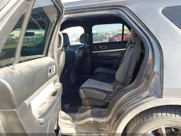 1FM5K8D86HGE10167 2017 FORD EXPLORER - Image 8