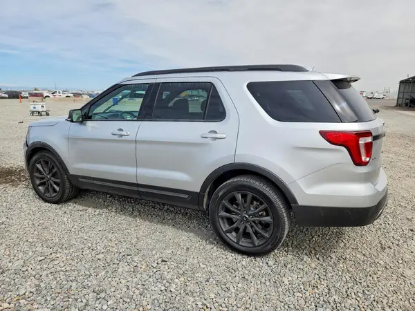 1FM5K8D86HGE11545 2017 FORD EXPLORER - Image 2