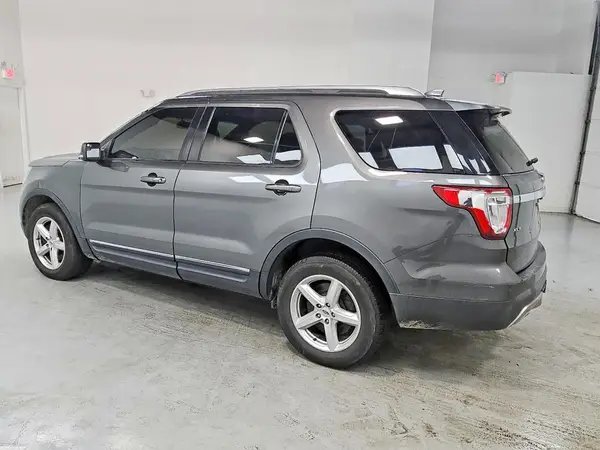 1FM5K8D86HGE32055 2017 FORD EXPLORER - Image 2