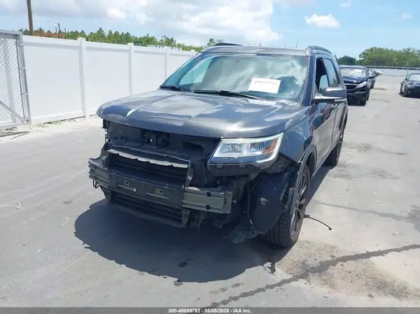 1FM5K8D86JGA52784 2018 FORD EXPLORER - Image 2