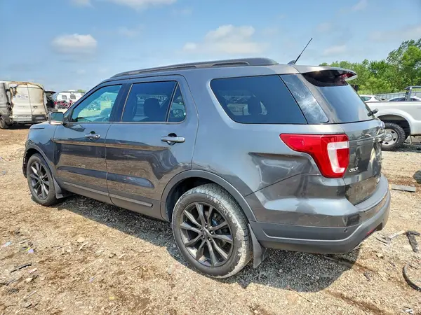 1FM5K8D86JGA52851 2018 FORD EXPLORER - Image 2