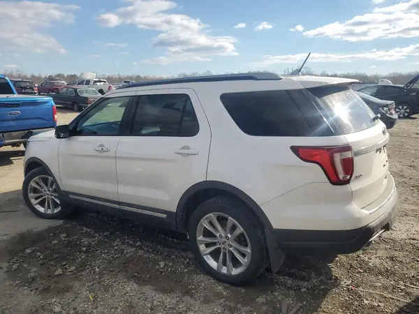 1FM5K8D86JGB01112 2018 FORD EXPLORER - Image 2