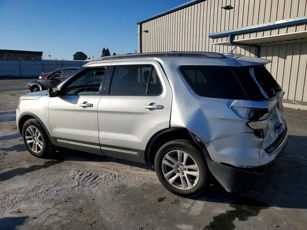 1FM5K8D86JGC15708 2018 FORD EXPLORER - Image 2