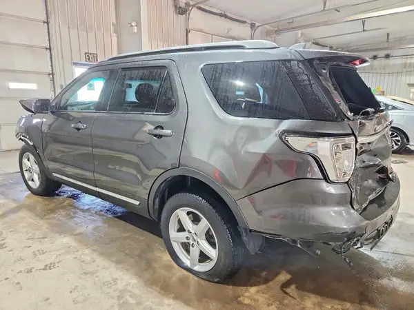 1FM5K8D87HGB26739 2017 FORD EXPLORER - Image 2