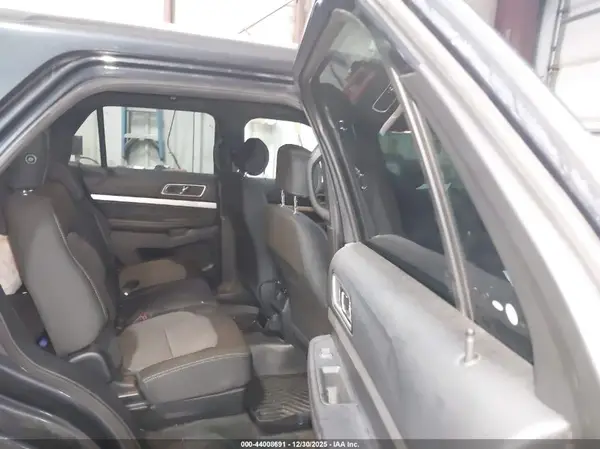 1FM5K8D87HGB61975 2017 FORD EXPLORER - Image 8