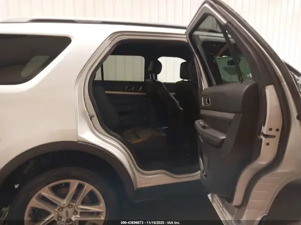 1FM5K8D87HGD89037 2017 FORD EXPLORER - Image 8