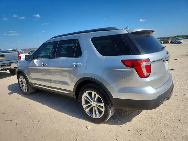 1FM5K8D87JGA74714 2018 FORD EXPLORER - Image 2