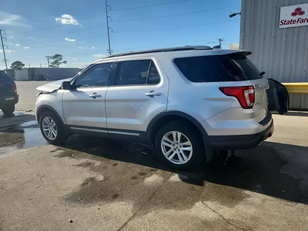 1FM5K8D87JGA95725 2018 FORD EXPLORER - Image 2