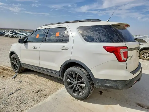 1FM5K8D87JGC70622 2018 FORD EXPLORER - Image 2