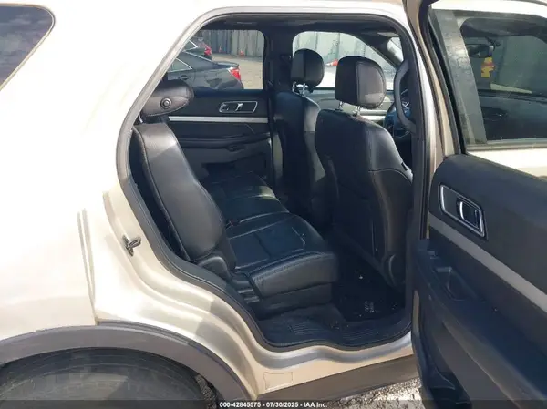 1FM5K8D88HGA40386 2017 FORD EXPLORER - Image 8