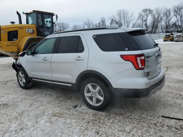 1FM5K8D88HGA68687 2017 FORD EXPLORER - Image 2
