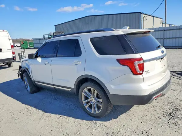 1FM5K8D88HGA72450 2017 FORD EXPLORER - Image 2