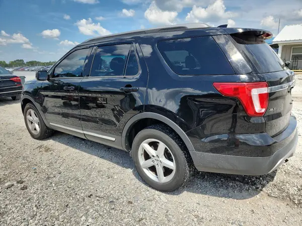 1FM5K8D88HGA95100 2017 FORD EXPLORER - Image 2