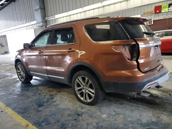 1FM5K8D88HGB18665 2017 FORD EXPLORER - Image 2