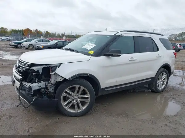 1FM5K8D88HGB20142 2017 FORD EXPLORER - Image 2