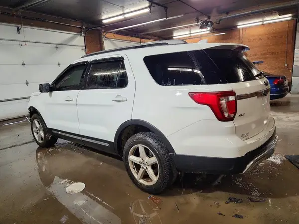 1FM5K8D88HGC81865 2017 FORD EXPLORER - Image 2