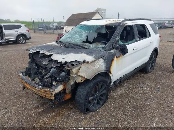 1FM5K8D88HGD16145 2017 FORD EXPLORER - Image 2