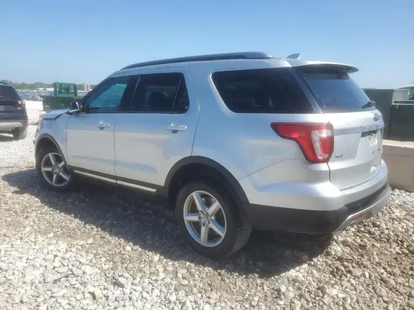 1FM5K8D88HGD18512 2017 FORD EXPLORER - Image 2