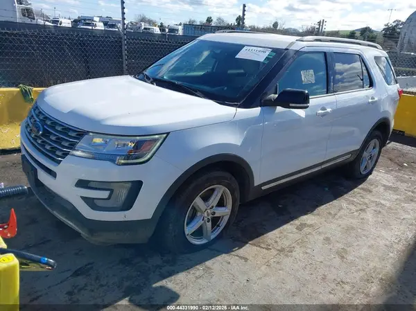 1FM5K8D88HGD44561 2017 FORD EXPLORER - Image 2