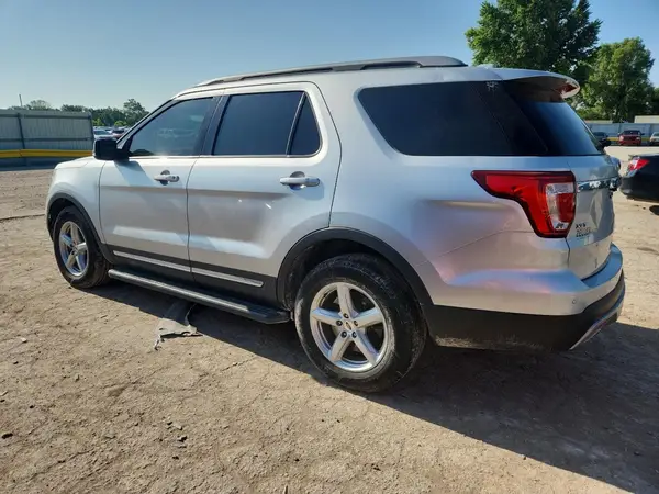 1FM5K8D88HGE25205 2017 FORD EXPLORER - Image 2