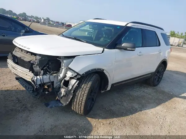 1FM5K8D89HGA28117 2017 FORD EXPLORER - Image 2