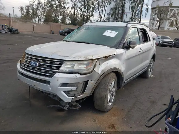 1FM5K8D89HGA76605 2017 FORD EXPLORER - Image 2