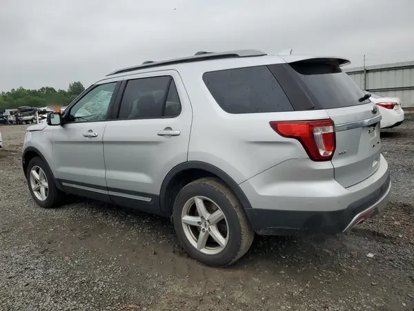 1FM5K8D89HGC98142 2017 FORD EXPLORER - Image 2