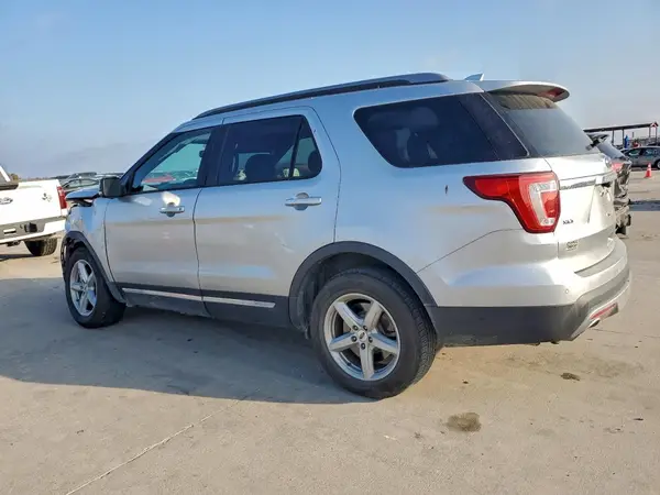 1FM5K8D89HGE13113 2017 FORD EXPLORER - Image 2