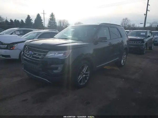 1FM5K8D89HGE35760 2017 FORD EXPLORER - Image 2