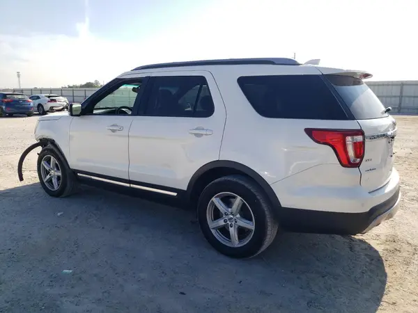 1FM5K8D8XHGA30667 2017 FORD EXPLORER - Image 2
