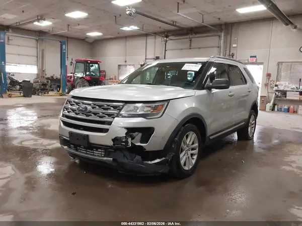 1FM5K8D8XJGA16967 2018 FORD EXPLORER - Image 2