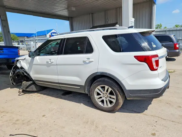1FM5K8D8XJGA61956 2018 FORD EXPLORER - Image 2