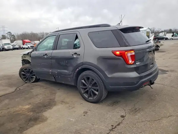 1FM5K8D8XJGC21592 2018 FORD EXPLORER - Image 2