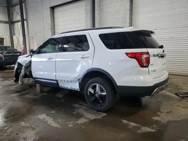 1FM5K8DH1GGB62733 2016 FORD EXPLORER - Image 2
