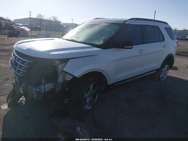 1FM5K8DH2HGA22529 2017 FORD EXPLORER - Image 2