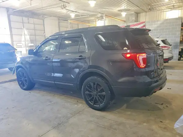 1FM5K8DH2HGD74929 2017 FORD EXPLORER - Image 2