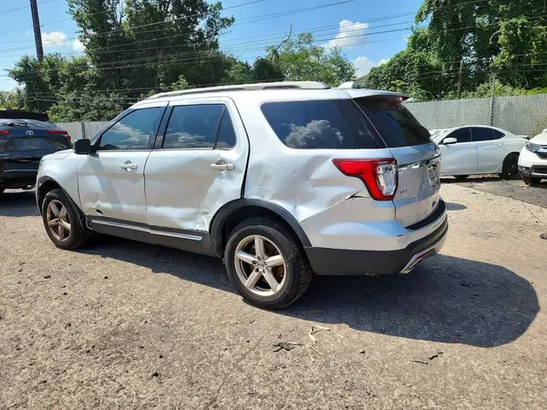 1FM5K8DH3GGC39490 2016 FORD EXPLORER - Image 2