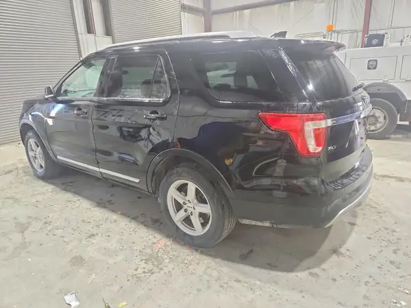 1FM5K8DH4HGC89610 2017 FORD EXPLORER - Image 2