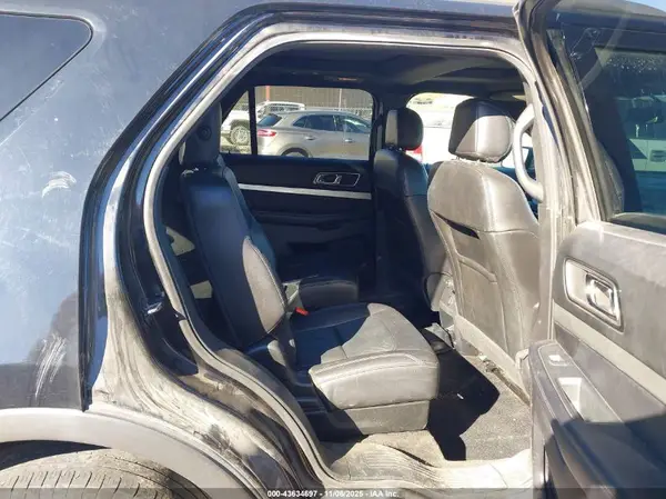 1FM5K8DH5HGE35240 2017 FORD EXPLORER - Image 8