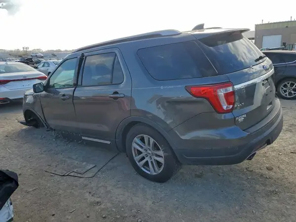 1FM5K8DH5JGA88529 2018 FORD EXPLORER - Image 2