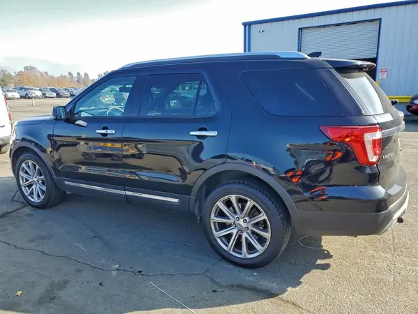 1FM5K8F81GGD14961 2016 FORD EXPLORER - Image 2
